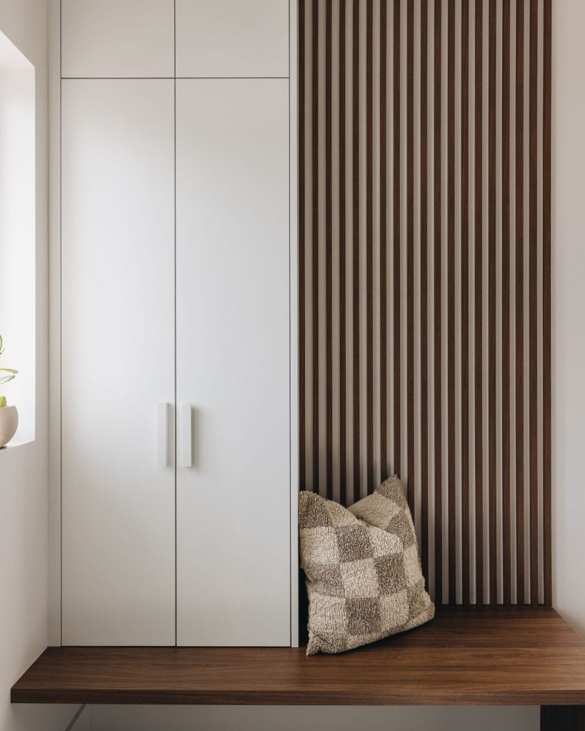 vestibule d'entrée avec garde-robe